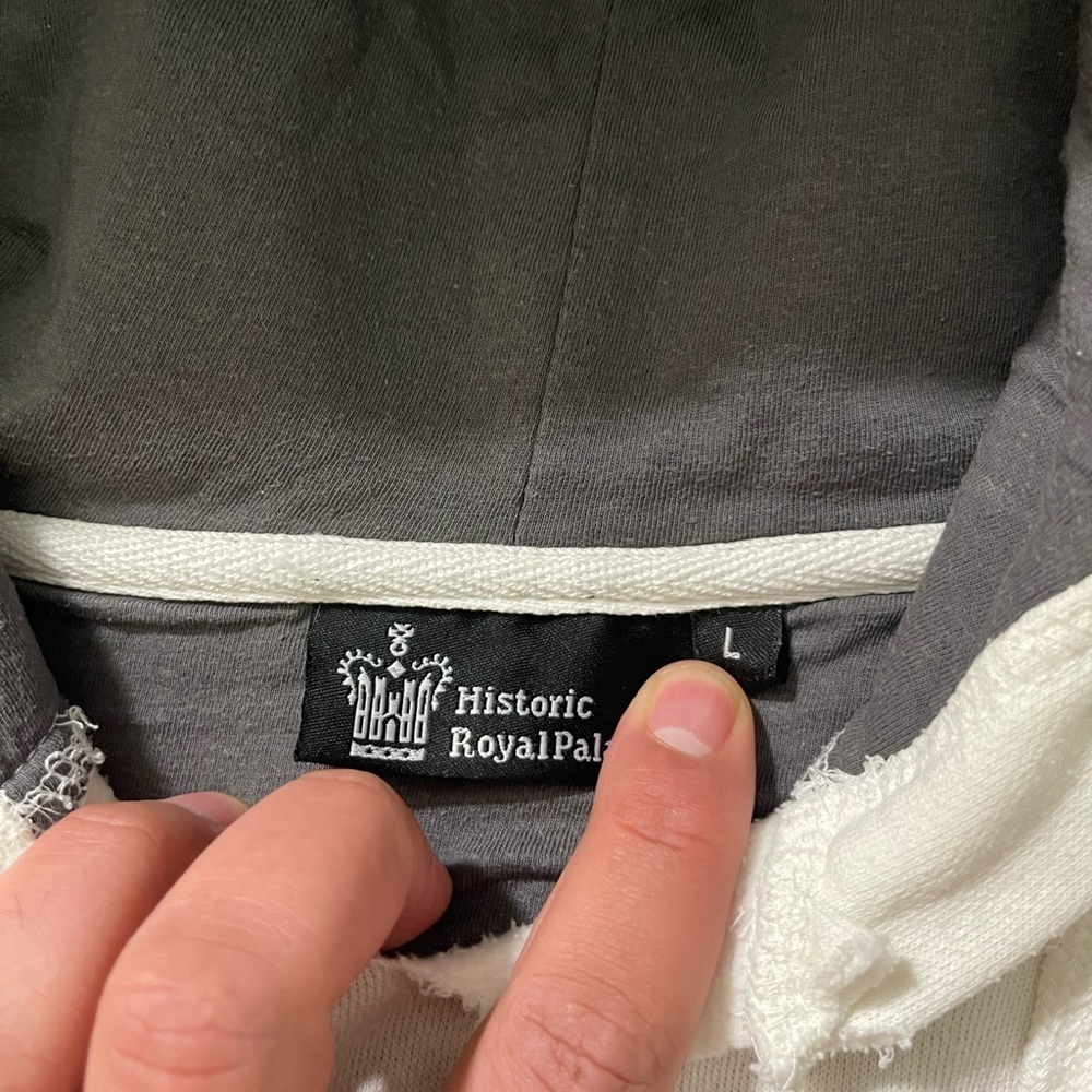 Vintage Embroidered Tower of London Hoodie - Picture 3 of 6